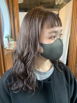 スニュウ(snuw) オン眉ロングヘア