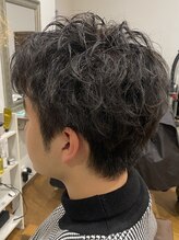ニコラ(nicola) 黒髪マッシュ刈り上げスパイラルパーマ