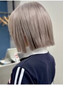 20代30代大人可愛い艶感ハイトーングレージュ