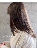 透明感と可愛さ溢れるダークグレージュ!