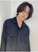 ナチュラルパーマ　センターパート　メンズウルフ　MOMO
