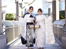 愛和服 Premium雷門店の雰囲気(雷門まで徒歩1分、選べる豊富な着物とプロの着付け・ヘアセット)