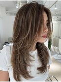 ハイライトカラーミルクティーベージュ海外レイヤーカット