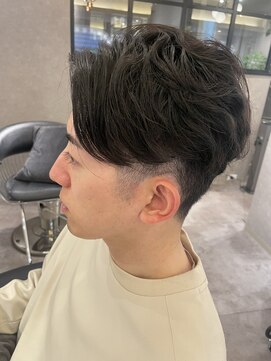 メンズくせ毛を生かしたハンサムショート