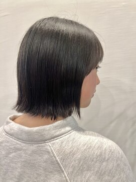 アトリエファゴ ハナミズキ店 【Yuine】ぱつっと外はねボブ