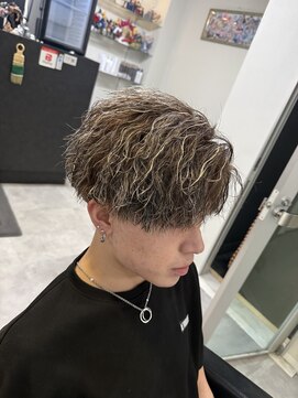 イーラ アメ村店(era) メンズパーマブラウンベースホワイトメッシュツイスパ