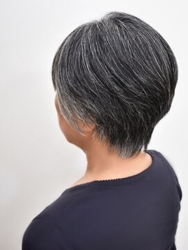 ヘアスタジオヘーフリヒ(HAIR STUDIO HoFLICH) 【ニュアンスボブ】