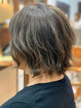 クアトロ グランシュ 川崎店(QUATRO × GranCieux) 【QUATRO川崎】ショート外ハネワンカール