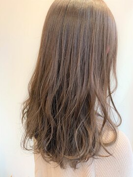 エニ(Eni) ゆるふわロングスタイル