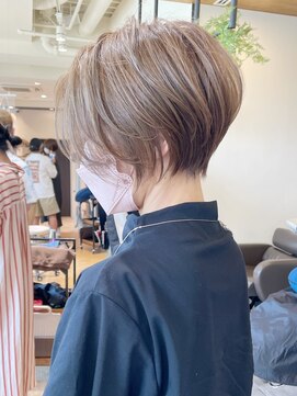 バンプ ギンザ(BUMP GINZA) ハイライト×絶壁解消×ひし形ショート【安野】