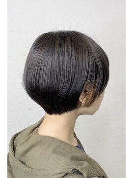 キュー(CUE) エッジーショートボブ