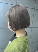 ミニボブ×透明感ベージュ