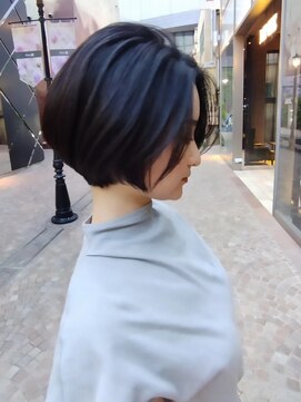 ビュートリアム 梅田(BEAUTRIUM) 20代/30代/40代/大人可愛い/辺見えみり/大人ショート