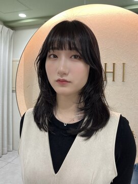 ハチ(HACHI) ミディアムレイヤースタイル