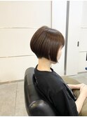 家事もおしゃれも手抜きなし！大人女性の上品刈り上げボブ♪
