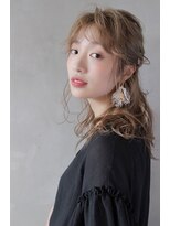 アグラントープ(a Gland taupe)&nbsp;ハイトーンこなれアレンジ前髪ロング20代　30代