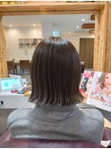 20代30代大人可愛い艶感グレージュ切りっぱなしショート