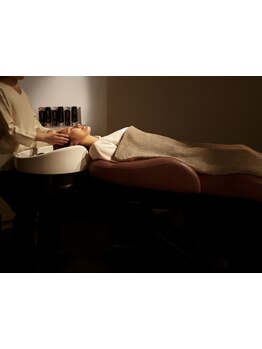 炭酸泉使用のスパ☆頭皮の汚れを落とし、髪本来の美しさを取り戻す。リラックスしながら頭皮を健康に。