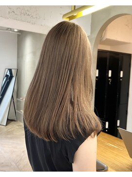 ローレン(LOREN) イメチェン/ホワイトブロンド/外ハネボブ/ワイドバング/栄名古屋