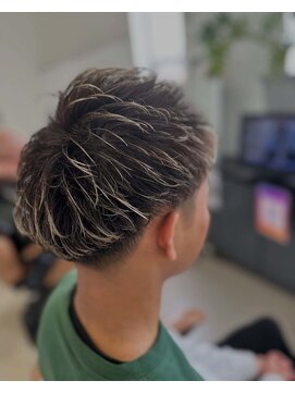 としの店 ヘアースタジオ(HAIR STUDIO) スパイキーショート