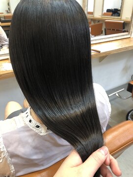 ネイヴィル(navile) 艶×ミネコラ