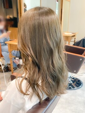 ネイヴィル オモテサンドウ(navile omotesando) *ブリーチなし明るめオリーブベージュ*