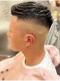 スキンフェードアップバング　メッシュカラー