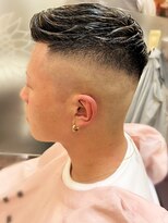 銀座マツナガ 浅草店&nbsp;スキンフェードアップバング　メッシュカラー