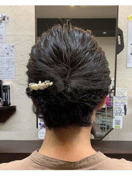 リリ(Liri material care salon by JAPAN) 短いボブのアレンジアップスタイル