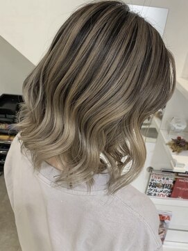 ロンド レア 天神大名店(Lond Le’a) ベージュ×バレイヤージュ［天神/大名/博多/赤坂］