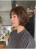 顔まわりのレイヤーでみせるボブスタイル