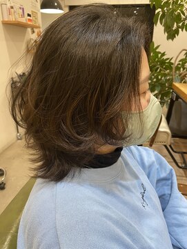 ウォーカーズ(WALKERS) 作り込まないラフなウルフスタイル(髪質によってはコテ必須)