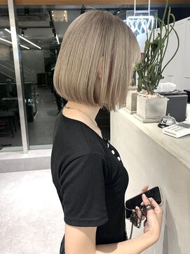 ファイブバイジエクト 堀江(FIVE by The Ect) ミルクティーベージュ×切りっぱなしボブ×ハイトーンボブ☆12