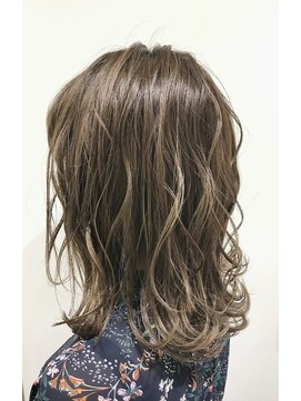 ニッチ(NICHE) 【NICHE HAIR（ニッチ ヘアー】【西鎌倉】ミルクティーベージュ