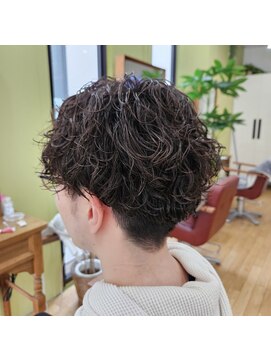 タスクヘアー(task hair) ケアパーマ波巻きパーマ×ツーブロック刈り上げセンターパート