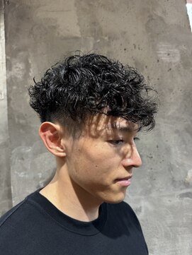 カーニー 上野(kearny) スペインカール波巻きスパイラルパーマツイストスパイラルパーマ