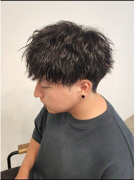 ニアウ 伊勢崎連取店(Niau) 刈り上げショートマッシュ縦落ちツイストスパイラルパーマ