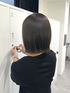 ノウハウ キョウト(KNOWHOW kyoto) 暗髪グレージュヘア/切りっぱなしボブ/ミニボブ