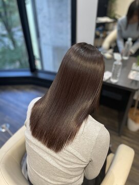 ヨンセンチメートルヒロサカ(4cm HIROSAKA) 髪質育成縮毛矯正