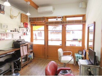 ヘアー スターダスト(HAIR STAR DUST)の写真/初めての方でも過ごしやすい雰囲気が人気の秘訣☆居心地の良さと丁寧な施術で理想のスタイルに♪