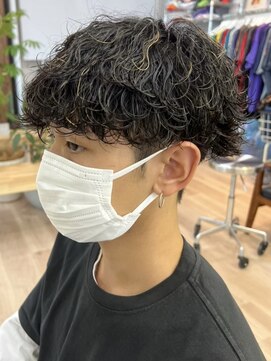 ウェイビーエフティフィフス 横浜西口(WAVEY ft.fifth) 横浜波巻きパーマツイスパツイストスパイラルパーマ緩め弱め30代