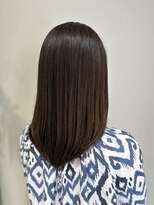 アンベリールフルー(EMBELLIR fleur)&nbsp;白髪もしっかりカバー しっとりまとまる大人セミロング 30代40代