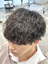オーバル ジングウマエ(OVARL jingumae)&nbsp;重め波巻きシャドウパーマラウンドマッシュ