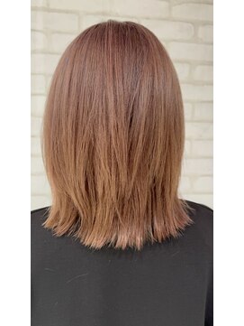 ビス ヘア アンド ビューティー 西新井店(Vis Hair&Beauty) 20代30代外ハネミディアムボブピンクベージュ