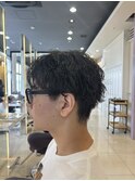 センターパート×波巻きパーマ