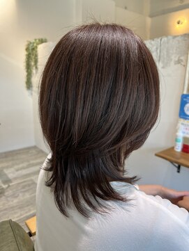 ルチオ(Lucio) 大人可愛い20代30代40代50代軽やかウルフレイヤースタイル