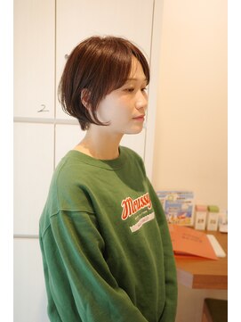 ラッシュ ポエ(rush po'e) コンパクトなショートボブ