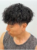スパイラルパーマツイストパーマアップバング短髪メッシュ