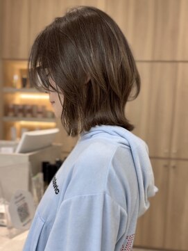 ウェイズトウキョウ 新宿店(Ways TOKYO) ミディアムレイヤー　グレージュカラー