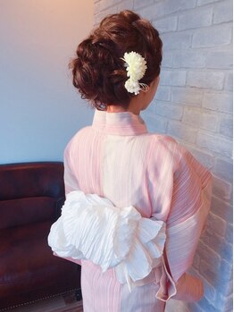 グリッター(Glitter)の写真/【浴衣着付け＋ヘアセット ¥6600】着崩れしない着付けとヘアセットで快適に過ごせる◎特別な日を華やかに♪